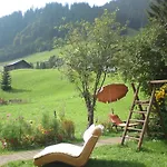 Schusterhof Фермерский дом *